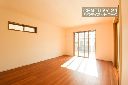 rO@JIȃrO_CjOɂ͎RƉƑ݂ȂW܂Ă܂B