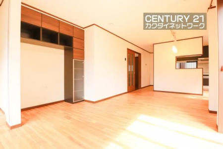 rO@JIȃrO_CjOɂ͎RƉƑ݂ȂW܂Ă܂B