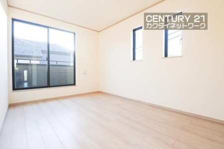 �@�����璍�����z���Ŗ��邢��ԁB�L�X�Ƃ����v���C�x�[�g��ԂŎ����̎��Ԃ��y���߂܂��B