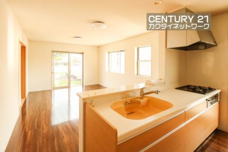 �L�b�`���@���H���̏��������Ȃ���Ƒ��Ƃ̉�b���y���߂�ΖʃL�b�`���B