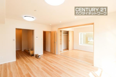 rO@JIȃrO_CjOɂ͎RƉƑ݂ȂW܂Ă܂B