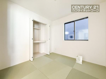 �@LDK�ɗאڂ��Ă���̂ł��q�l��V�΂����肨���Q�������肵�Ȃ���Ǝ����s���܂��B