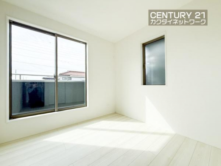 �@�����璍�����z���Ŗ��邢��ԁB