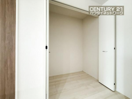 ���[�@�L�b�`�����Ɏ��[�����肨�َq��H�ށE���H�Ȃǂ����[�ł��܂��B���i�g��Ȃ�������������܂��Ă�����̂łƂĂ��֗��ł��B