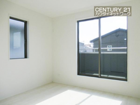 �@�����g�őf�G�ȋ�Ԃ�n��グ���܂��B