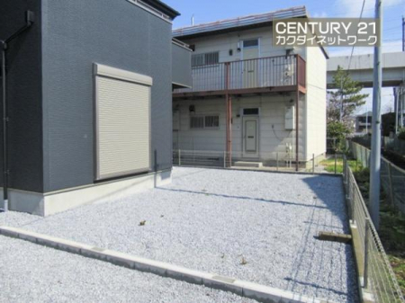 ��@����ł́A�ƒ�؉���BBQ�Ȃǂ���y�ɃA�E�g�h�A���y���߂܂��B