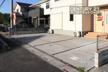 @J[Xy[X3Ȃ̂ŁA3䏊LQXgpXy[XƂĊpł܂B
Xy[Xɗ]T̂ŏ~yłB