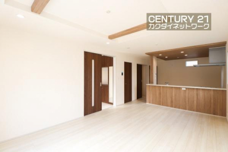 ���r���O�@�J���I�ȃ��r���O�_�C�j���O�ɂ͎��R�ƉƑ��݂�Ȃ��W�܂��Ă��܂��B