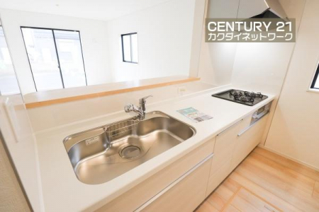 �L�b�`���@���H���̏��������Ȃ���Ƒ��Ƃ̉�b���y���߂�ΖʃL�b�`���B