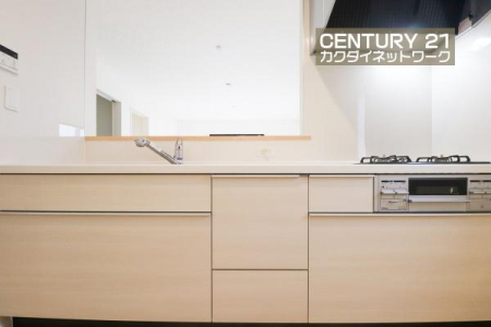 �L�b�`���@���[�L�x�ȃL�b�`���ŁA������������ꂢ�Ɏ��[�B