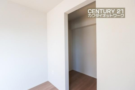 ���[�@����ƕ֗��ȃE�H�[�N�C���N���[�[�b�g�B�G�߂�p�r�ɕ����Ă��g�����������܂��B�m�����������񂨎����ł��A��������Ǝ��[���Ă��������܂��B�o�b�O��X�q�Ȃǂ̏��������[�ł��܂��B