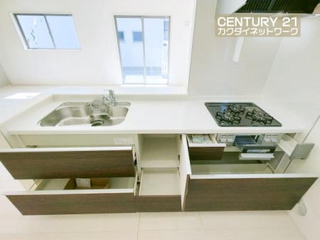 �L�b�`���@���[�L�x�ȃL�b�`���ŁA������������ꂢ�Ɏ��[�B