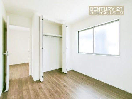 �@�����g�őf�G�ȋ�Ԃ�n��グ���܂��B