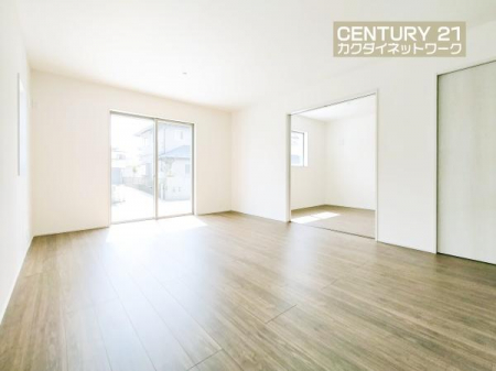 ���r���O�@���r���O�ƃ_�C�j���O�A2�̋�ԋ@�\���������A�I�݂Ɏg�������锭�z���A���C�t�X�^�C���ɐV������Ƃ�������炵�܂��B