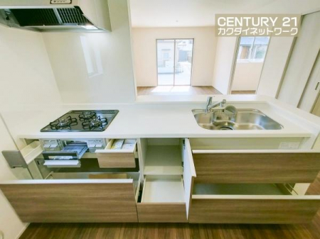 �L�b�`���@���[�L�x�ȃL�b�`���ŁA������������ꂢ�Ɏ��[�B