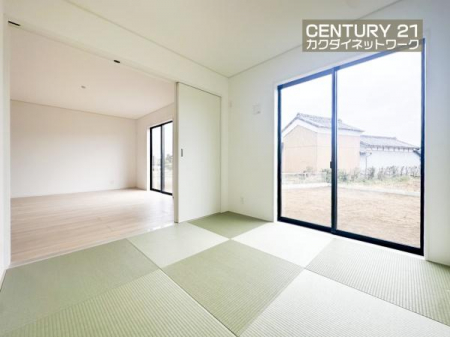 �@LDK�ɗאڂ��Ă���̂ł��q�l��V�΂����肨���Q�������肵�Ȃ���Ǝ����s���܂��B