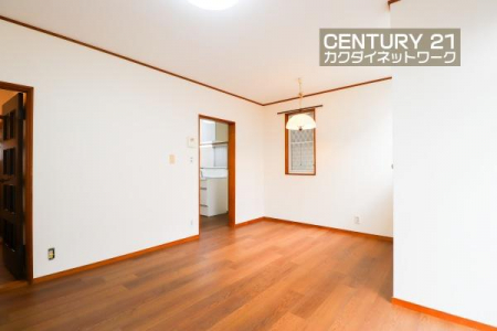 ���r���O�@�J���I�ȃ��r���O�_�C�j���O�ɂ͎��R�ƉƑ��݂�Ȃ��W�܂��Ă��܂��B