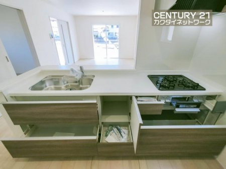 �L�b�`���@���[�L�x�ȃL�b�`���ŁA������������ꂢ�Ɏ��[�B