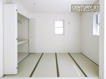 �@LDK�ɗאڂ��Ă���̂ł��q�l��V�΂����肨���Q�������肵�Ȃ���Ǝ����s���܂��B