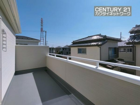 �o���R�j�[�@�[���ȍL�����m�ۂ��ꂽ�o���R�j�[�B