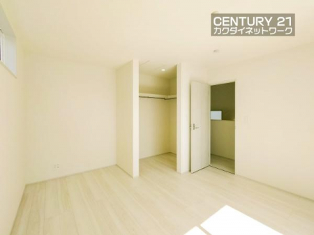 �@����ƕ֗��ȃE�H�[�N�C���N���[�[�b�g�B�G�߂�p�r�ɕ����Ă��g�����������܂��B
�m�����������񂨎����ł��A��������Ǝ��[���Ă��������܂��B
�o�b�O��X�q�Ȃǂ̏��������[�ł��܂��B