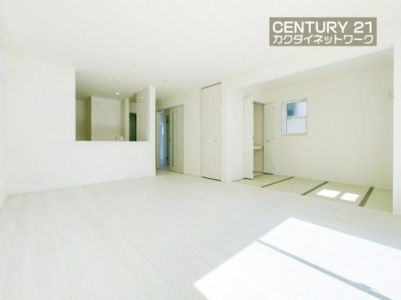 ���r���O�@�J���I�ȃ��r���O�_�C�j���O�ɂ͎��R�ƉƑ��݂�Ȃ��W�܂��Ă��܂��B