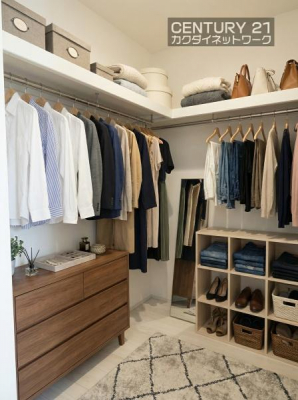 ���[�@����ƕ֗��ȃE�H�[�N�C���N���[�[�b�g�B�G�߂�p�r�ɕ����Ă��g�����������܂��B
���Ƌ�̓C���[�W�ł��B