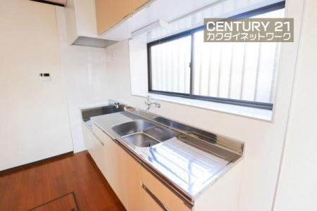 �L�b�`���@���[�L�x�ȃL�b�`���ŁA������������ꂢ�Ɏ��[�B