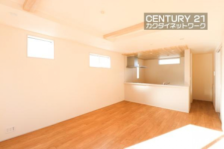 ���r���O�@�J���I�ȃ��r���O�_�C�j���O�ɂ͎��R�ƉƑ��݂�Ȃ��W�܂��Ă��܂��B