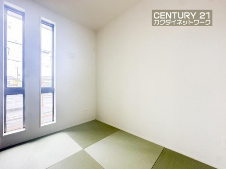 �@LDK�ɗאڂ��Ă���̂ł��q�l��V�΂����肨���Q�������肵�Ȃ���Ǝ����s���܂��B