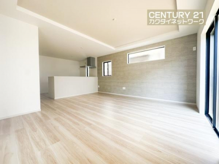 ���r���O�@�J���I�ȃ��r���O�_�C�j���O�ɂ͎��R�ƉƑ��݂�Ȃ��W�܂��Ă��܂��B