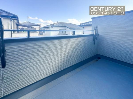 �o���R�j�[�@�[���ȍL�����m�ۂ��ꂽ�o���R�j�[�B