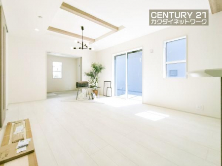 ���r���O�@�J���I�ȃ��r���O�_�C�j���O�ɂ͎��R�ƉƑ��݂�Ȃ��W�܂��Ă��܂��B