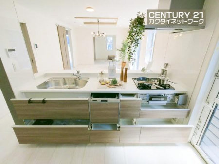 �L�b�`���@���[�L�x�ȃL�b�`���ŁA������������ꂢ�Ɏ��[�B