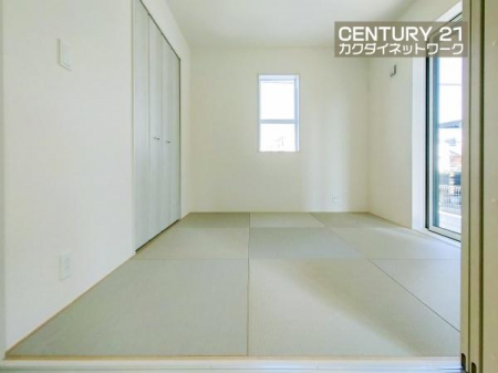 �@LDK�ɗאڂ��Ă���̂ł��q�l��V�΂����肨���Q�������肵�Ȃ���Ǝ����s���܂��B