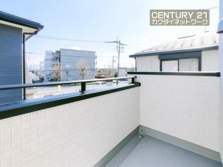 �o���R�j�[�@�[���ȍL�����m�ۂ��ꂽ�o���R�j�[�B