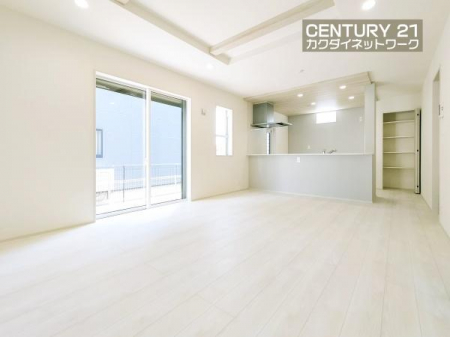 ���r���O�@�����獷�����ޗz�������r���O�ł��낮�Ƒ���g������ݍ��݂܂��B