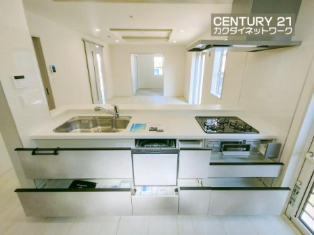 �L�b�`���@���[�L�x�ȃL�b�`���ŁA������������ꂢ�Ɏ��[�B