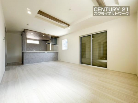 ���r���O�@���r���O�ƃ_�C�j���O�A2�̋�ԋ@�\���������A�I�݂Ɏg�������锭�z���A���C�t�X�^�C���ɐV������Ƃ�������炵�܂��B