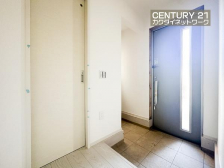 ���ց@�V���[�Y�C���N���[�[�b�g�����B�C�ȊO�ɂ��P��R�[�g�����[���鎖���ł��A���ւ����ꂢ�ɂ��g�����������܂��B