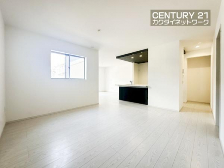 ���r���O�@�J���I�ȃ��r���O�_�C�j���O�ɂ͎��R�ƉƑ��݂�Ȃ��W�܂��Ă��܂��B